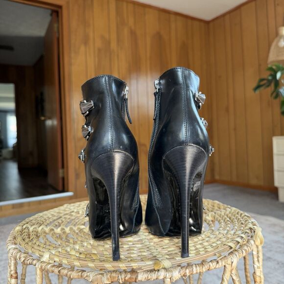 Alexander McQueen Latch Ski Boots MSRP $1350 Black Leather Pumps EU 40 US 10 - Picture 6 of 16